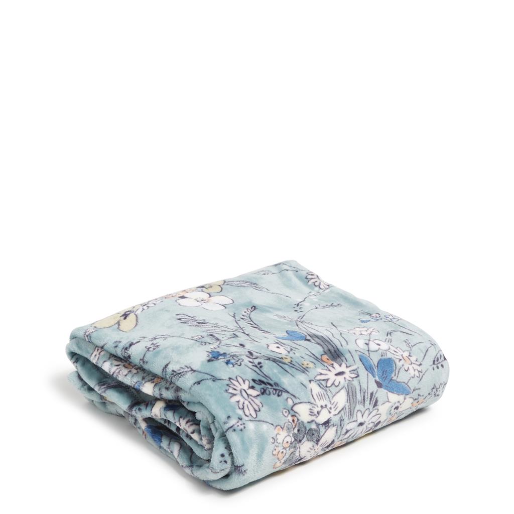 Vera Bradley Plush Throw Blanket: Dreamer Paisley