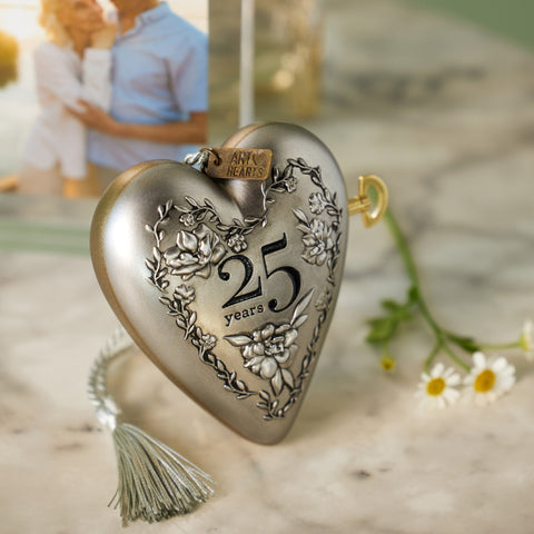 Musical 25th Anniversary Art Heart Demdaco